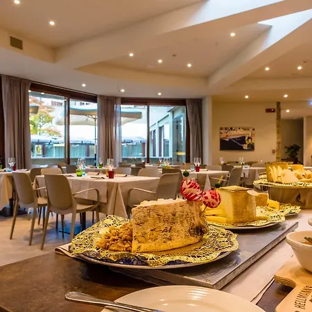 Le Torri Del Garda Familyspa 托里德尔贝纳科