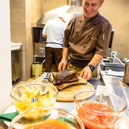 Отель Le Torri Del Garda Familyspa Торри-дель-Бенако