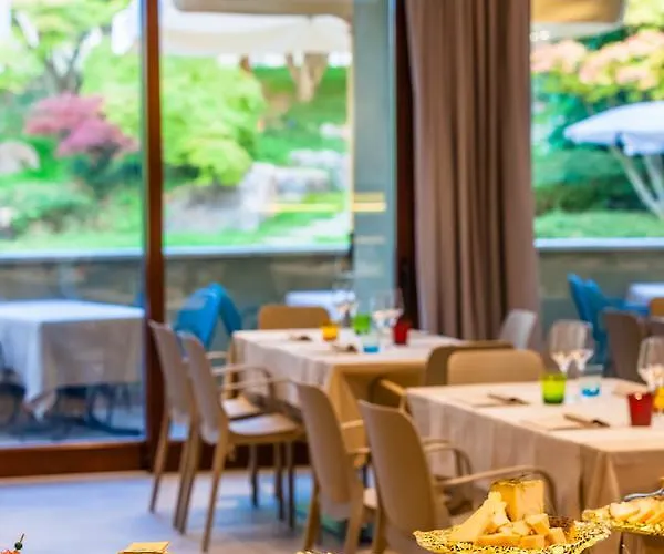 Hotel Le Torri Del Garda Familyspa Torri Del Benaco