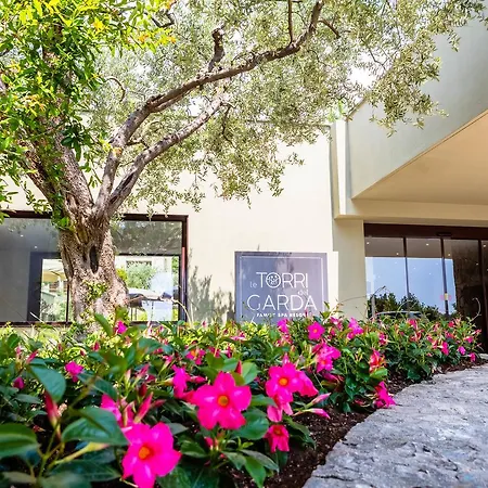 Le Torri Del Garda Familyspa ホテル トッリ・デル・ベーナコ